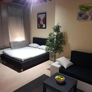  Appartamento Cute,cosy,comfortable Studio In The Heart Of Belgio